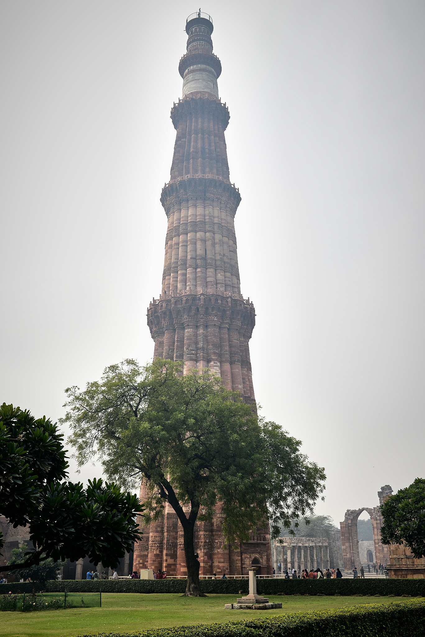 20140104 236 델리 쿠트브 미나르 (철 기둥)